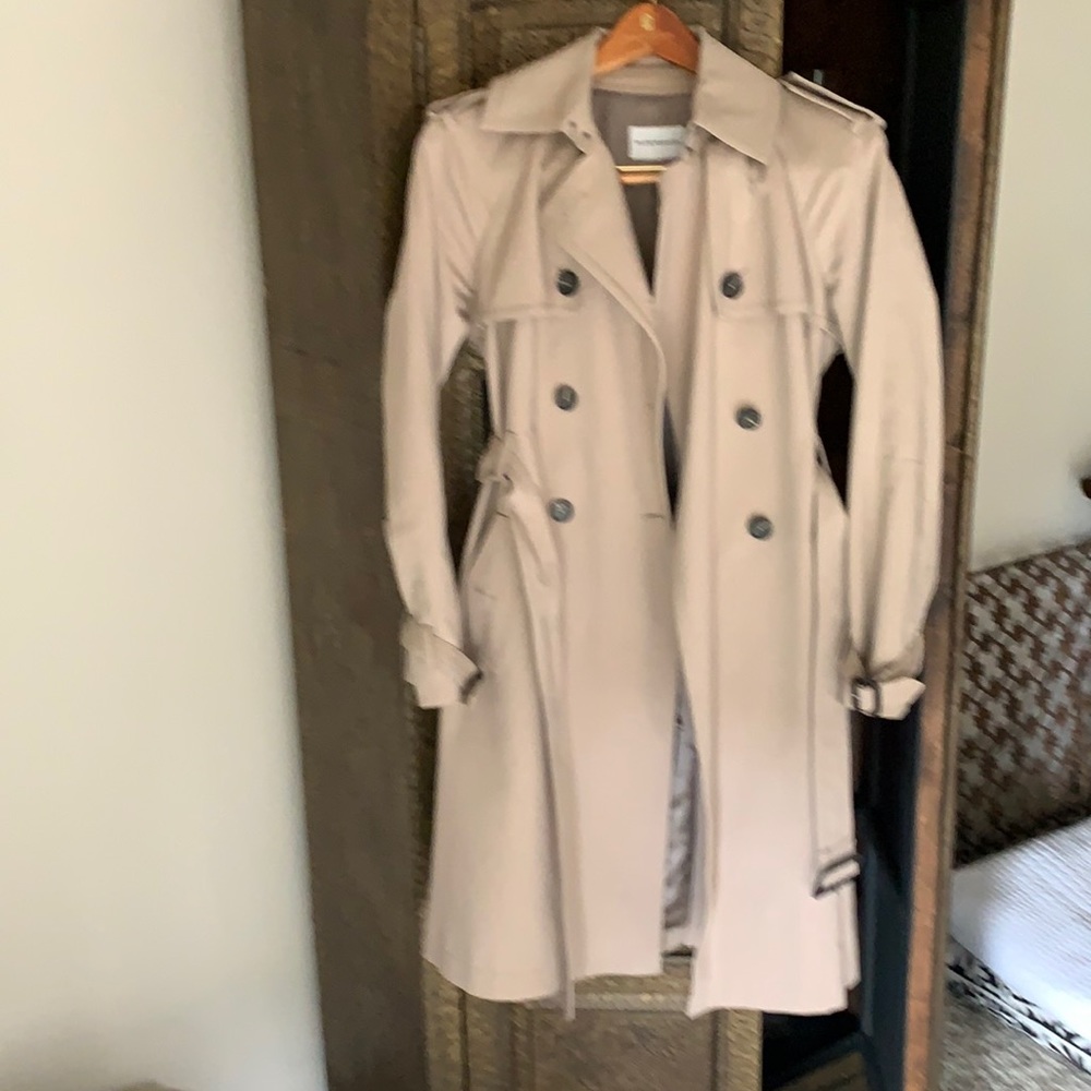 Club Monaco beige trench